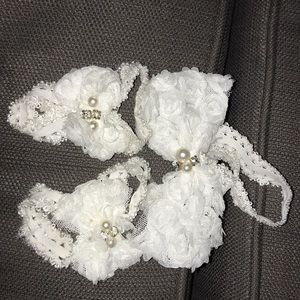 Baby bow and for the feet to